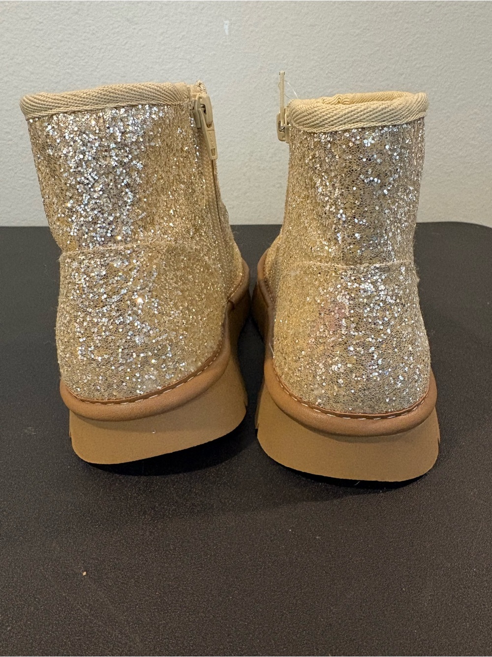 Cat & Jack Girls Honor Faux Suede Style Fur Lined Gold Glitter Boots Toddler 13 - Picture 4 of 10
